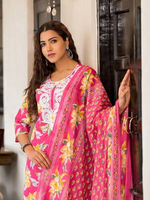 Magenta printed cotton round neck kurta sets 4