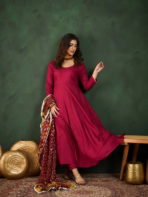 Maroon plain viscose rayon round neck kurta sets 1