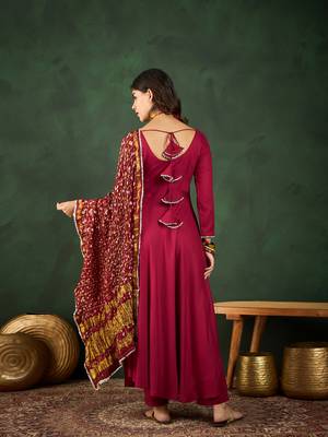 Maroon plain viscose rayon round neck kurta sets 2