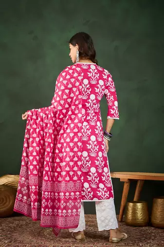 Pink printed cotton round neck kurta sets