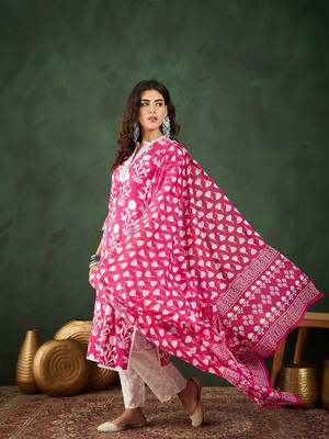 Pink printed cotton round neck kurta sets 3