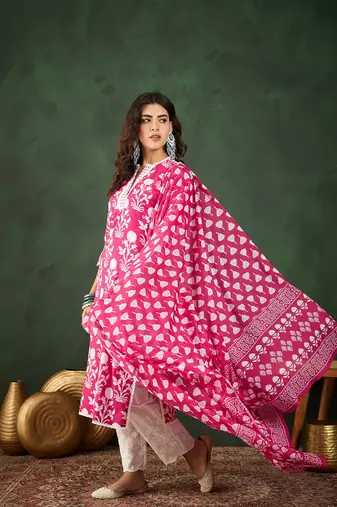Pink printed cotton round neck kurta sets