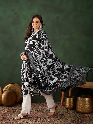 Black printed cotton round neck kurta sets 3