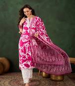 Pink printed cotton round neck kurta sets