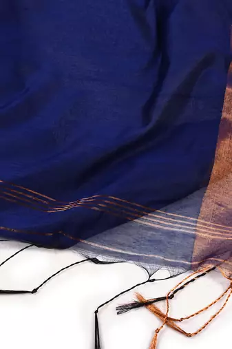 Aakar blue linen saree with unstitched blouse piece