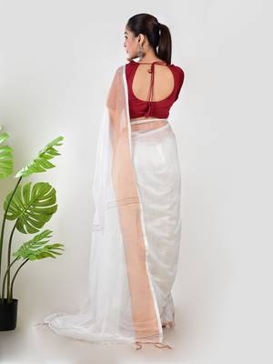 Aakar white linen saree with unstitched blouse piece 3