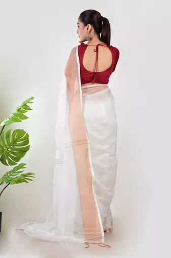 Aakar white linen saree with unstitched blouse piece