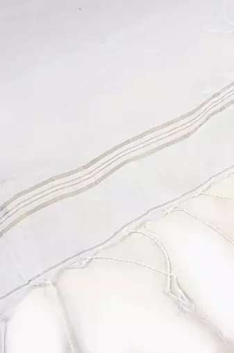Aakar white linen saree with unstitched blouse piece