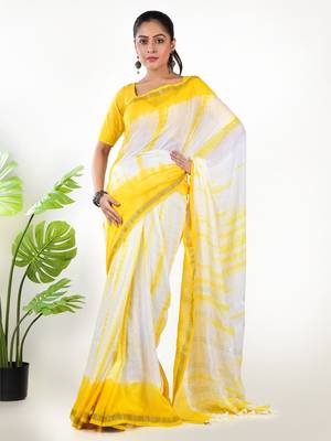 Aakar yellow mul cotton saree with unstitched blouse piece 1