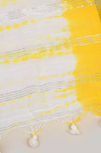 Aakar yellow mul cotton saree with unstitched blouse piece