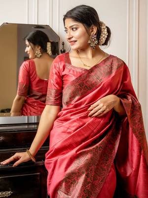 Red handloom raw silk with pallu weaving saree with unstitched blouse 1