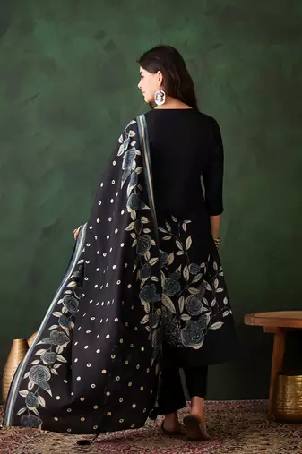 Black printed art silk v neck kurta sets