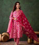 Pink printed cotton round neck kurta sets