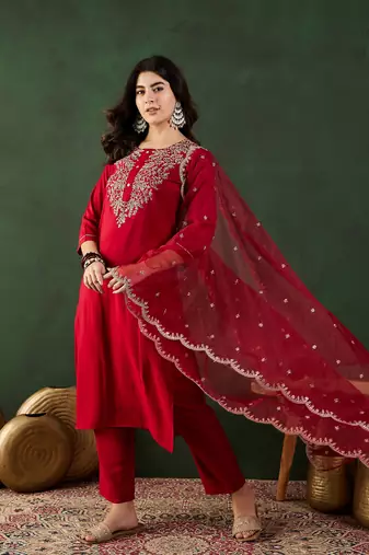 Maroon embroidered art silk round neck kurta sets