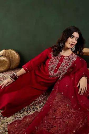 Maroon embroidered art silk round neck kurta sets