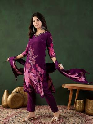 Purple embroidered crepe v neck kurta sets 3