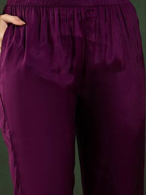 Purple embroidered crepe v neck kurta sets 4