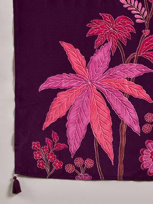 Purple embroidered crepe v neck kurta sets 5