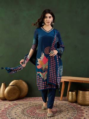 Navy blue embroidered crepe v neck kurta sets 1