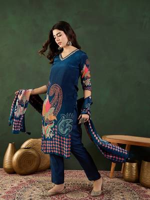 Navy blue embroidered crepe v neck kurta sets 3