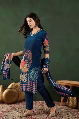 Navy blue embroidered crepe v neck kurta sets