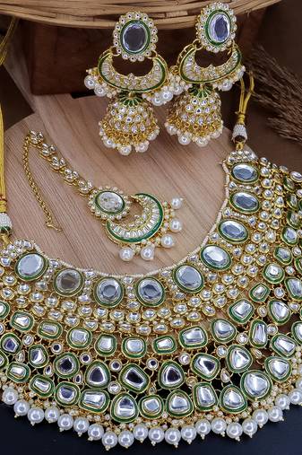 Exquisite kundan bridal jewelry set - luxurious indian couture