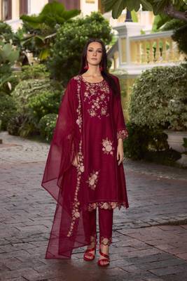 Maroon embroidered viscose free size stitched straight pant.(size Free size full stitched Up To 42") 1