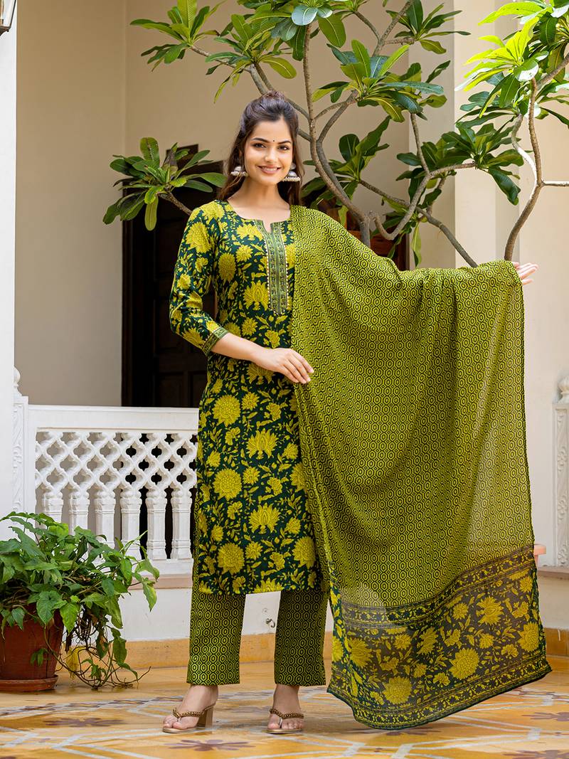 Women Green solid rayon blend printed fancy straight kurta trousers with dupatta