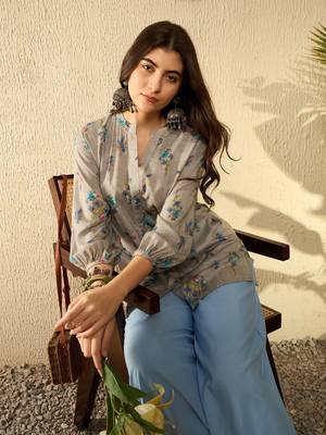 women grey poly rayon floral printed regular tunic 7