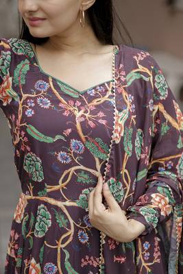 Wine beautiful georgette abstract printed partywear gown with dupatta 4