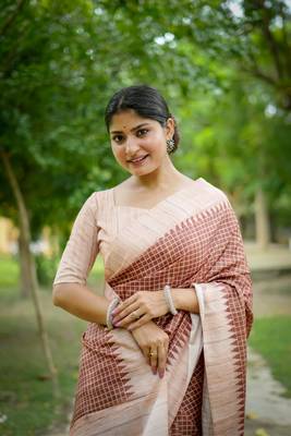 Brown wevon kantha tussare silk blend saree with printed design 3