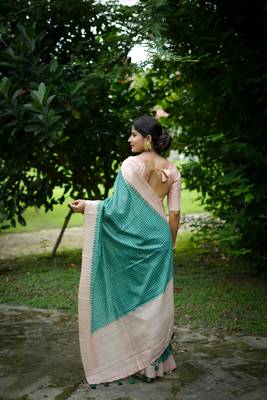 Sea green wevon kantha tussare silk blend saree with printed design 2