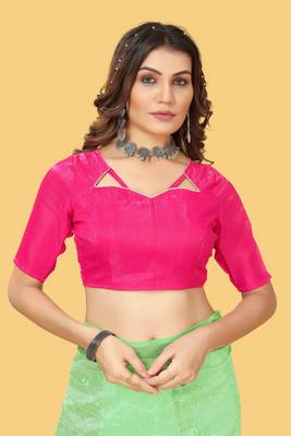 Green woven patta organza silk blend saree with embroidery and stone work 3