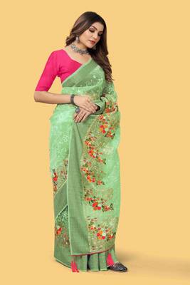Green woven patta organza silk blend saree with embroidery and stone work 5