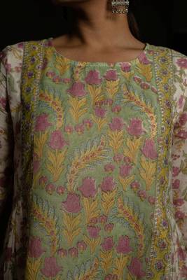 Off white green hand block printed chanderi kurta with cotton pants 3
