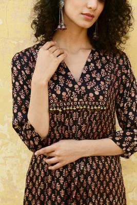 Black ajrakh printed chanderi double layered kurta with cotton pants 4