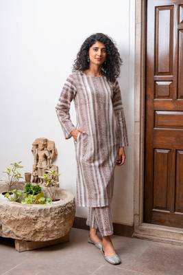 Beige hand block printed cotton slub kurta with pants 1