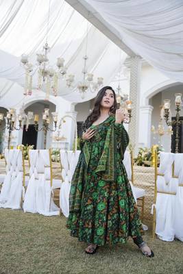 Green beautiful print readymade partywear muslin suit 3