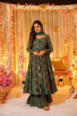 Green beautiful print readymade partywear muslin suit 1
