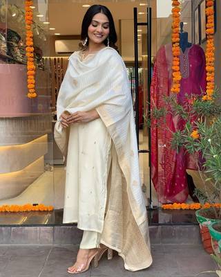 Off white colour viscosee chanderi fabric partywear ready suit with embroidery work 2