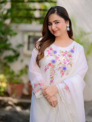 White graceful readymade georgette fabric suit with embroidery work 4