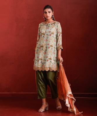Green zardozi marodi handwork suit 1