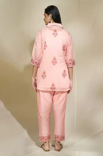 Peach Embroidered Chanderti  Kurta With Pants And Slip