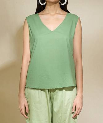 Green Chanderi Geometric Printed Kurta Pant Set with Slip 2