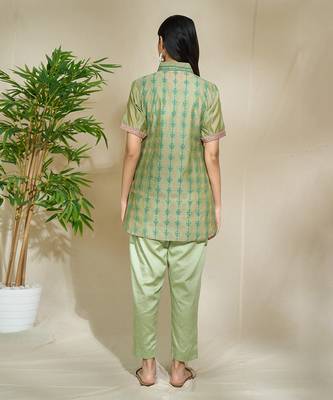 Green Chanderi Geometric Printed Kurta Pant Set with Slip 3