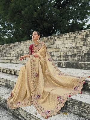 Kanjivaram silk Blend cream embroidered saree 3