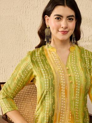 green rayon blend floral printed regular top 2