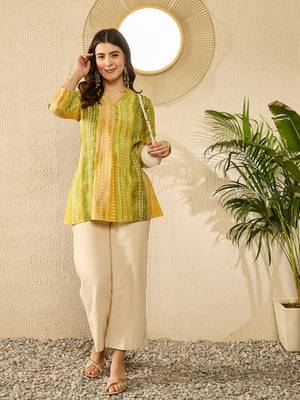 green rayon blend floral printed regular top 5