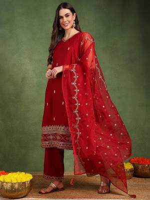 women maroon silk blend solid embroidered straight kurta palazzo and dupatta 3