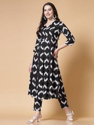 Women rayon printed aline kurta with pant set 3